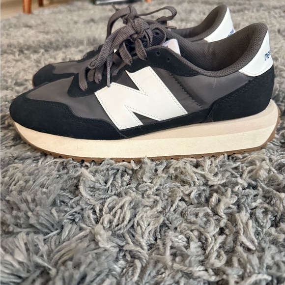 New Balance 237 - Picture 2 of 8